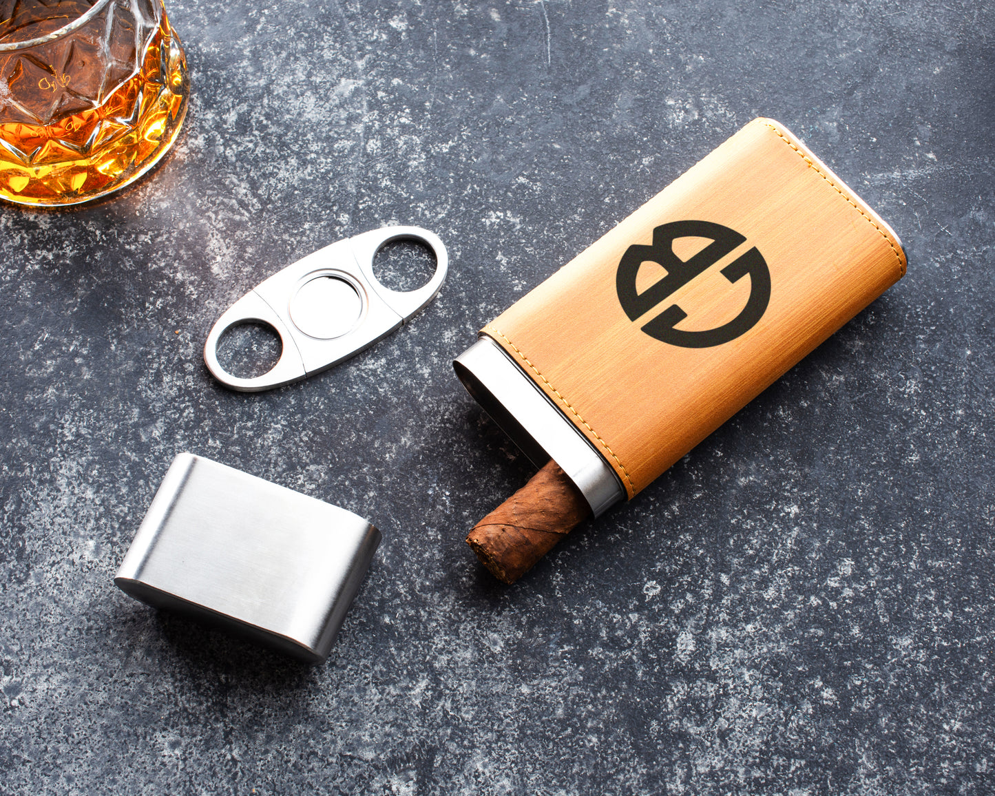 CIGAR HOLDER