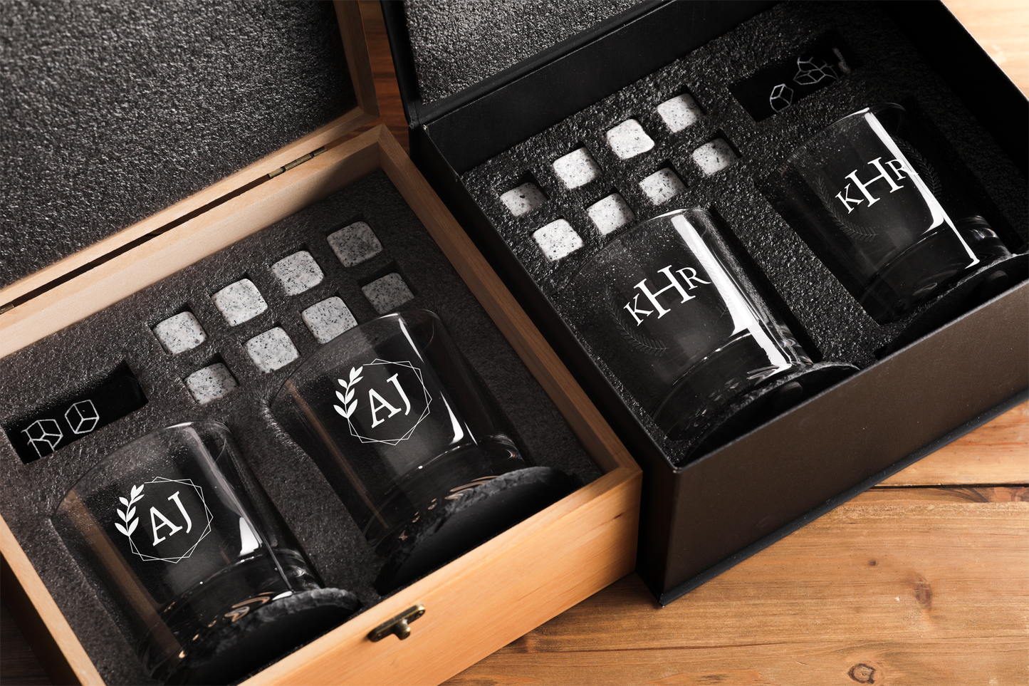 WHISKEY SET WITH VELVET BAG