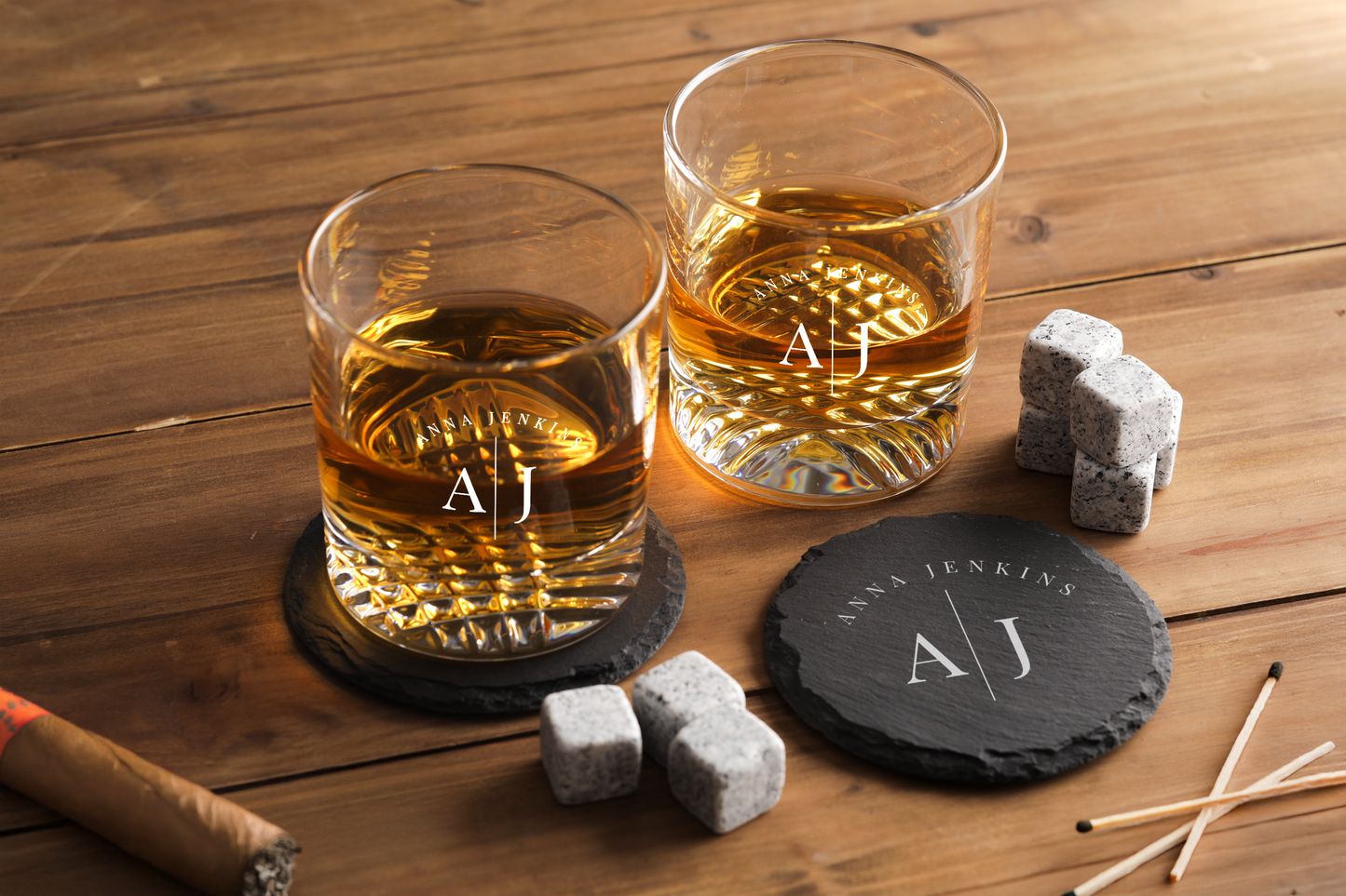WHISKEY SET WITH VELVET BAG