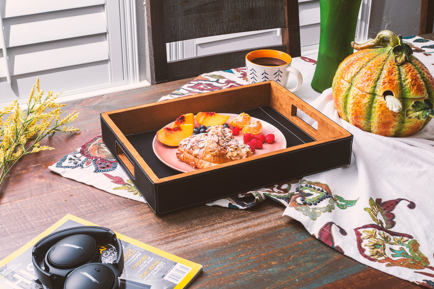 SERVING TRAY
