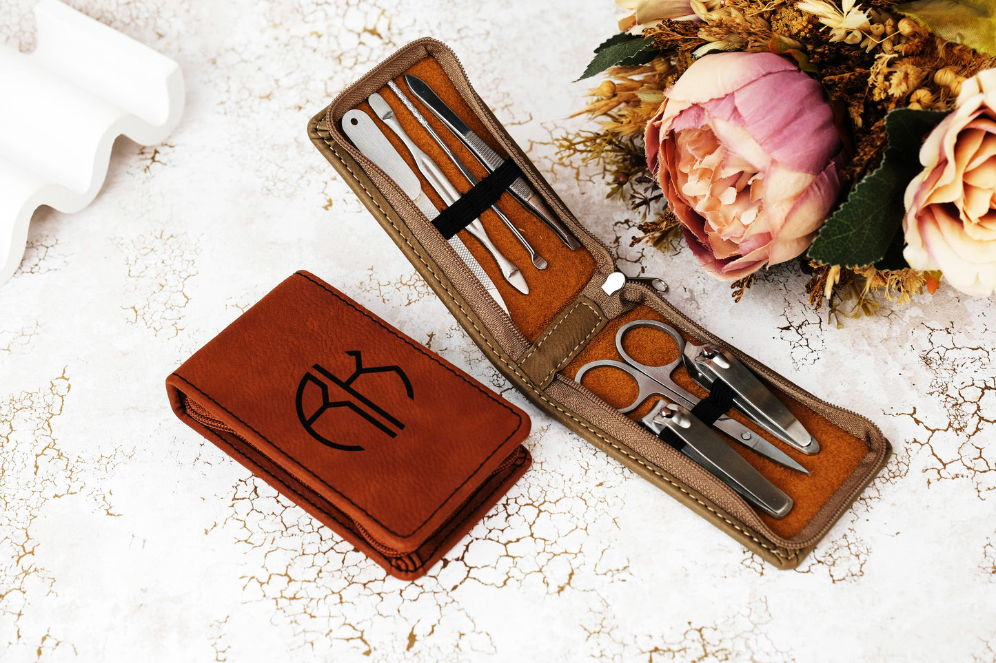 MANICURE SET
