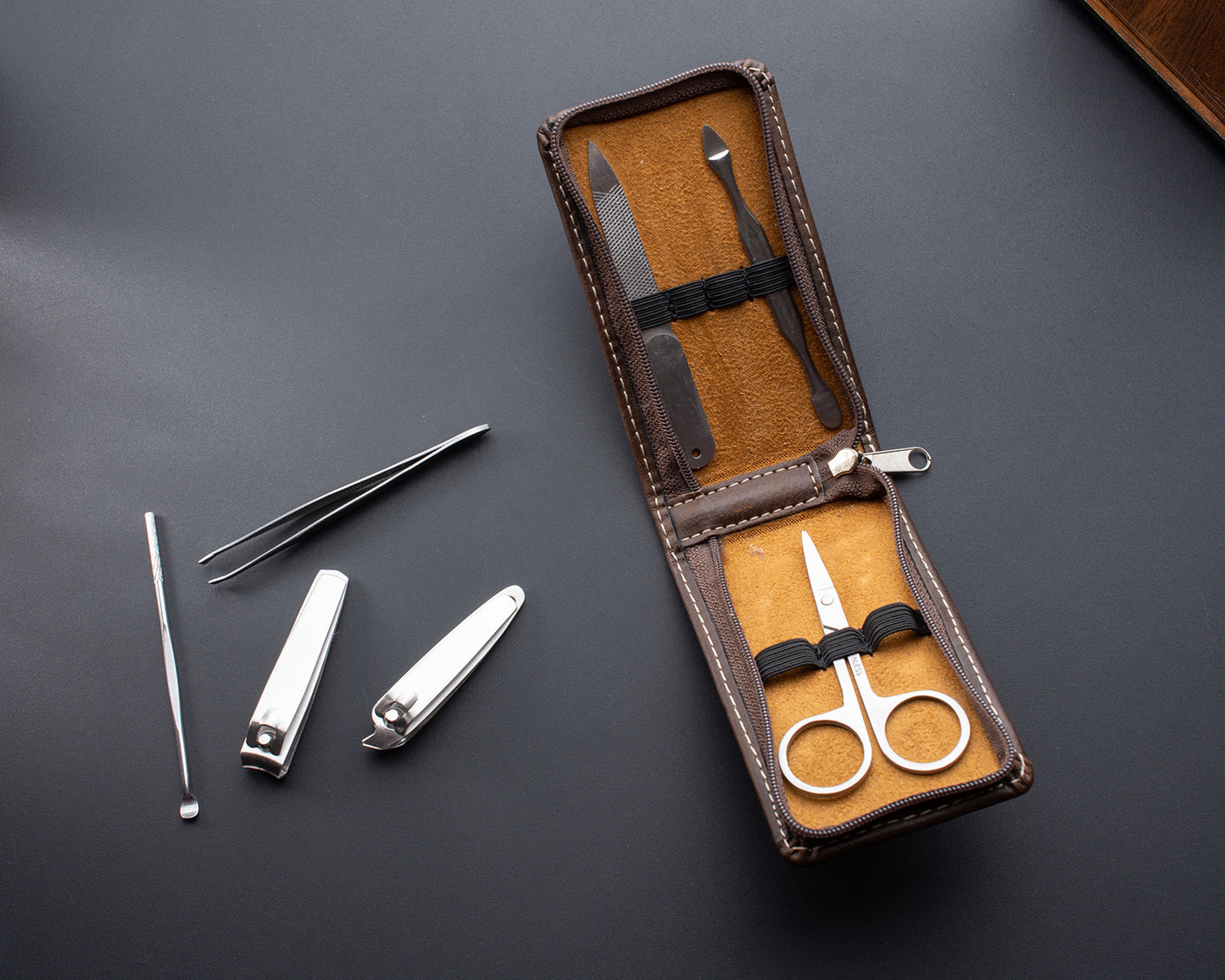 MANICURE SET