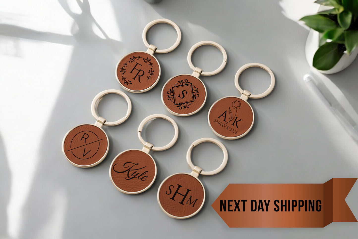 ROUND KEYCHAIN