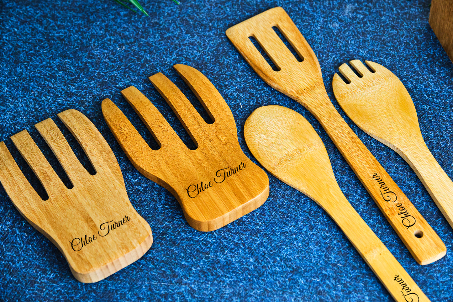 UTENSILS HOLDER