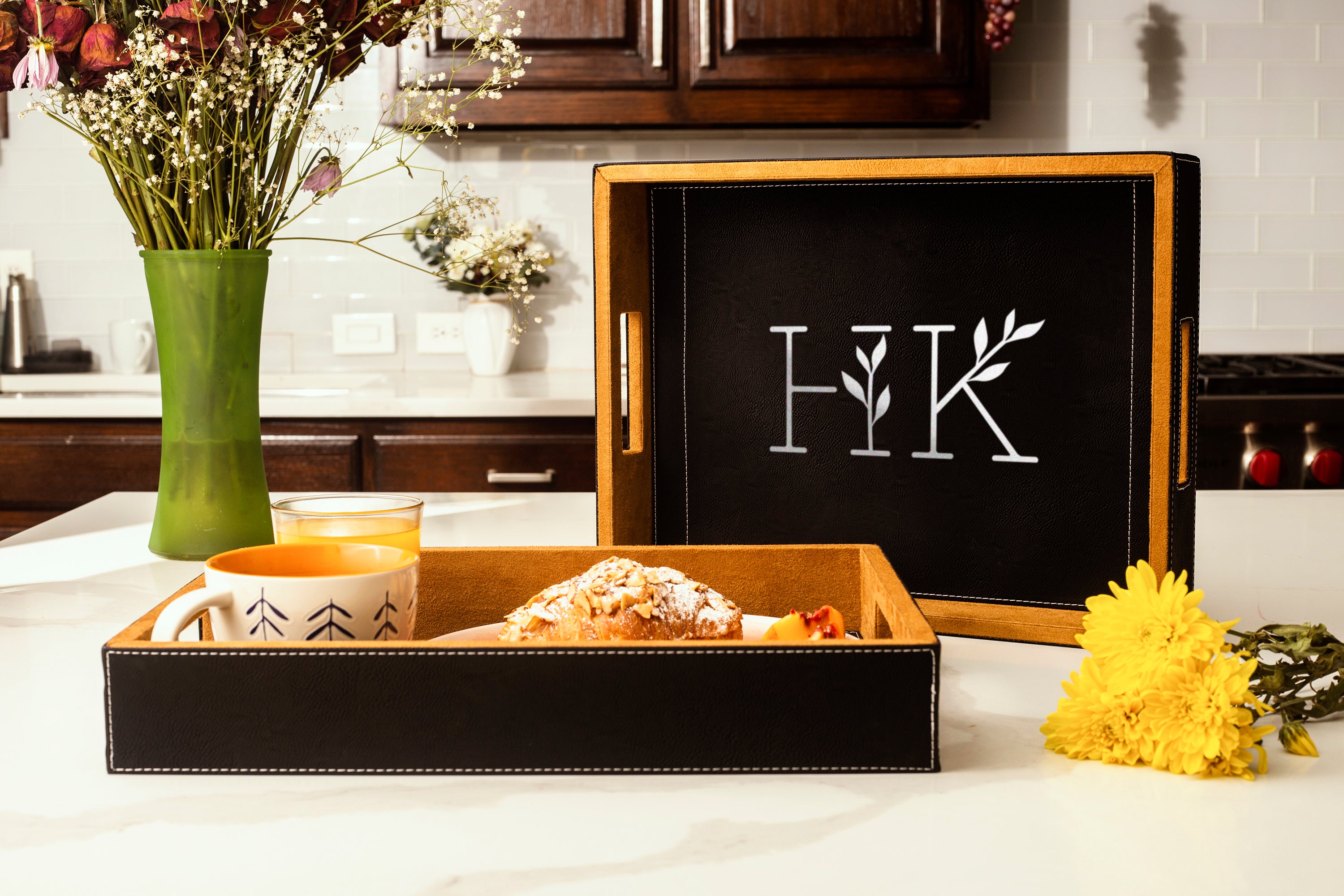 SERVING TRAY
