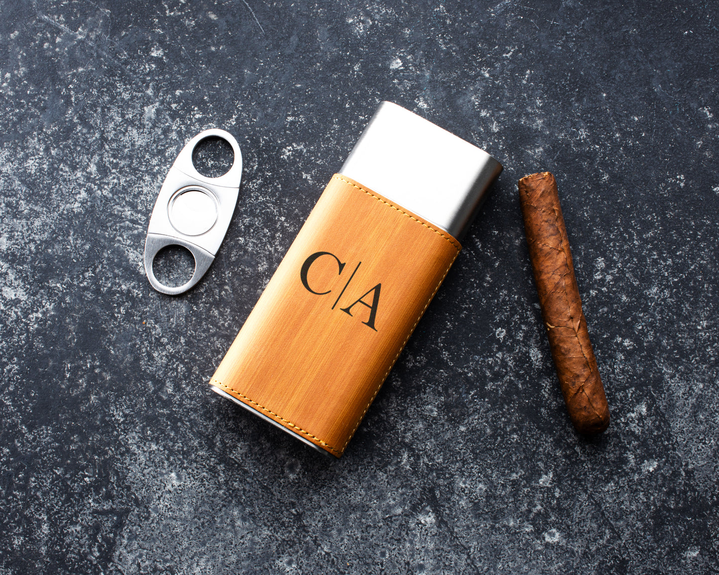 CIGAR HOLDER