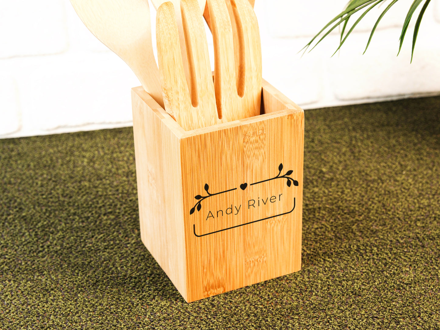 UTENSILS HOLDER